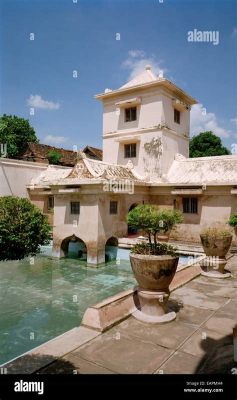 Taman Sari Water Castle: A Historic Javanese Retreat and Architectural Marvel!