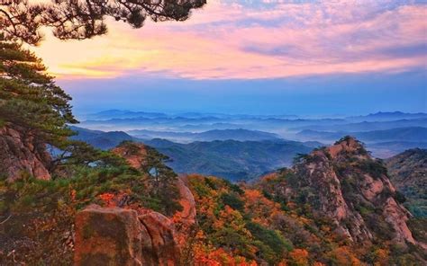 The Majestic Qianshan Scenic Area: A Mountain Retreat for Soul-Searching Hikers and Breathtaking Views!