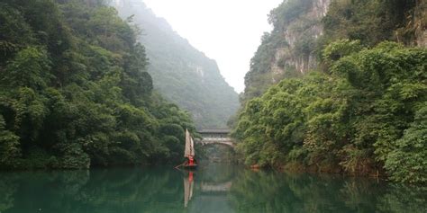 Xiling Gorge: An Epic Journey Through China’s Majestic Landscape!