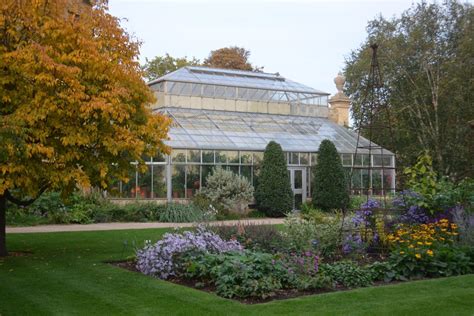 Oxford Botanic Garden: A Floral Oasis in the Heart of Academia!