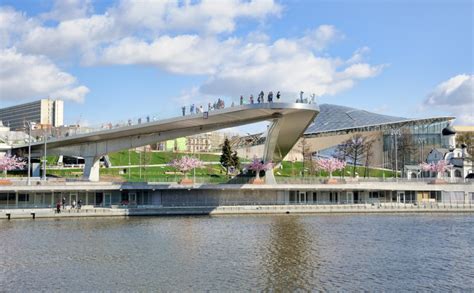 The Zaryadye Park: A Lush Oasis Embracing Moscow's Historical Heart!